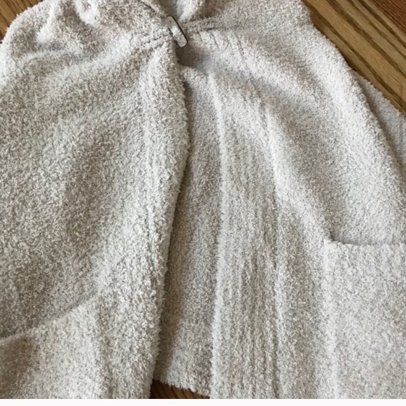 NWT Barefoot Dreams Poncho - Picture 2 of 8